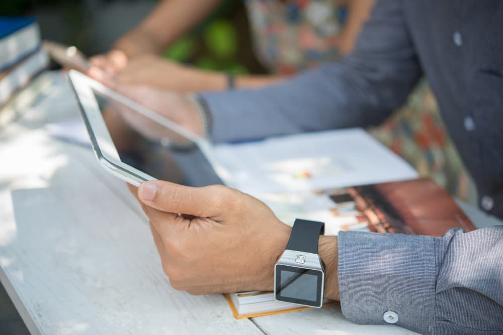 How to Track and Reduce Screen Time for Better Work Output